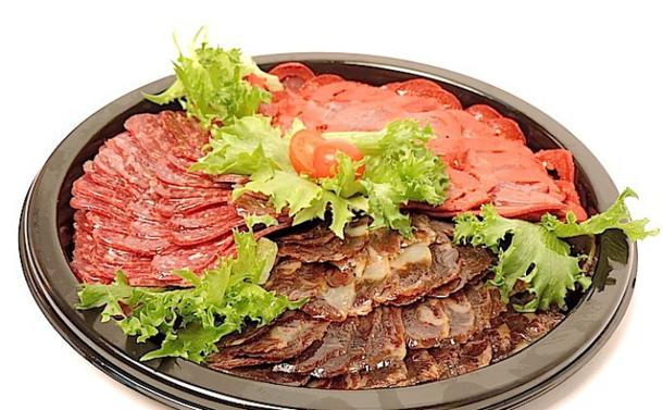 Мясное ассорти по-кавказски: казы, бастурма, суджук