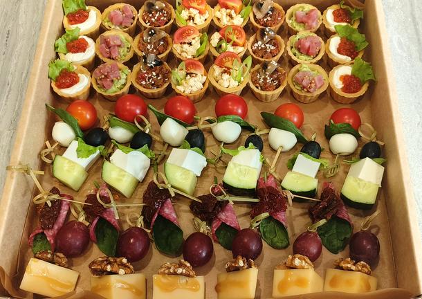 Набор тарталеток и канапе (48 шт)