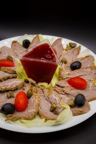 Ростбиф с клюквенным соусом