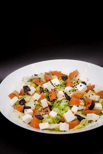 Салат с лососем 200гр