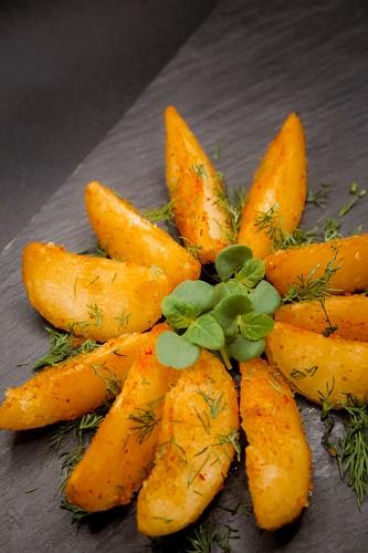 Картофельные дольки запеченые Картофельные дольки запеченые