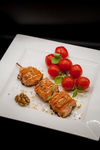 Шашлычок из семги в ореховой корочке