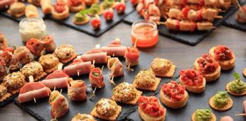 Популярный фуршетный сет с горячими закусками на 26-30 персон